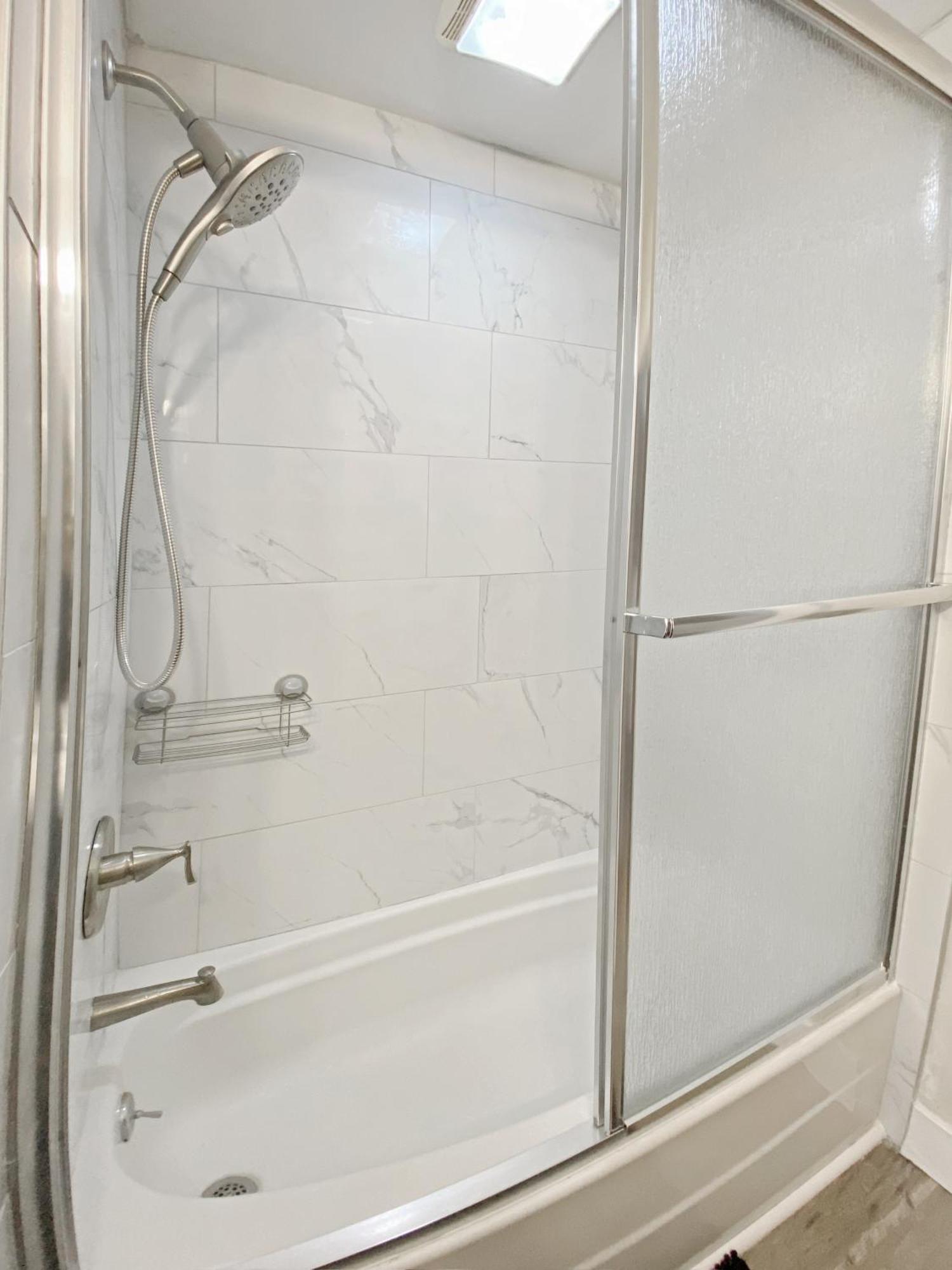 Lux 3Br, Steps From Airport, U Of R & Grocery Stores Rochester Exterior foto