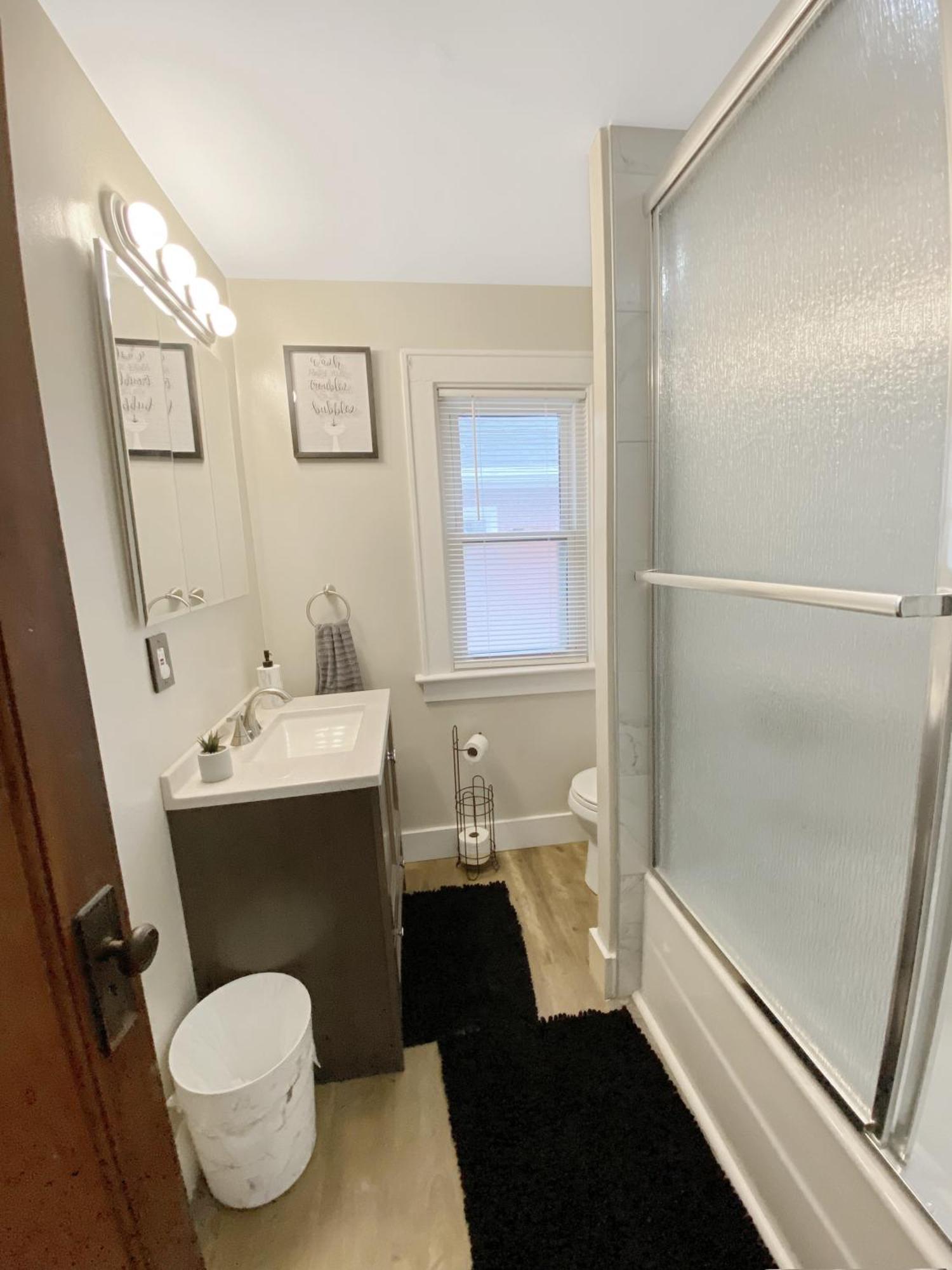 Lux 3Br, Steps From Airport, U Of R & Grocery Stores Rochester Exterior foto