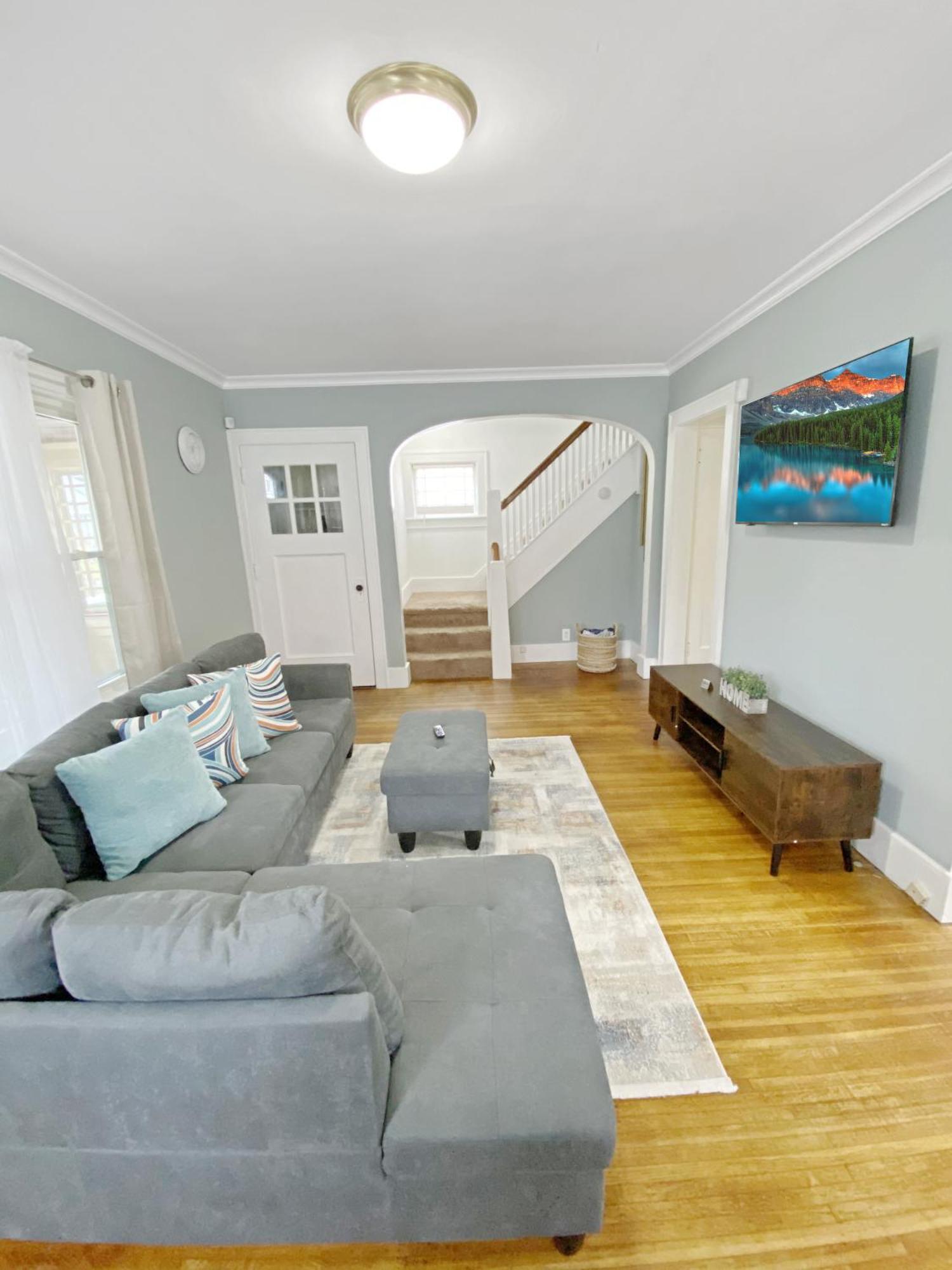 Lux 3Br, Steps From Airport, U Of R & Grocery Stores Rochester Exterior foto