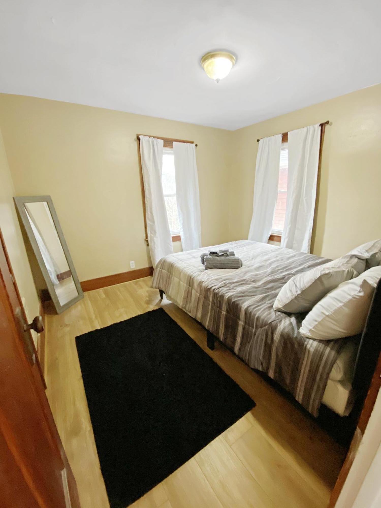 Lux 3Br, Steps From Airport, U Of R & Grocery Stores Rochester Exterior foto